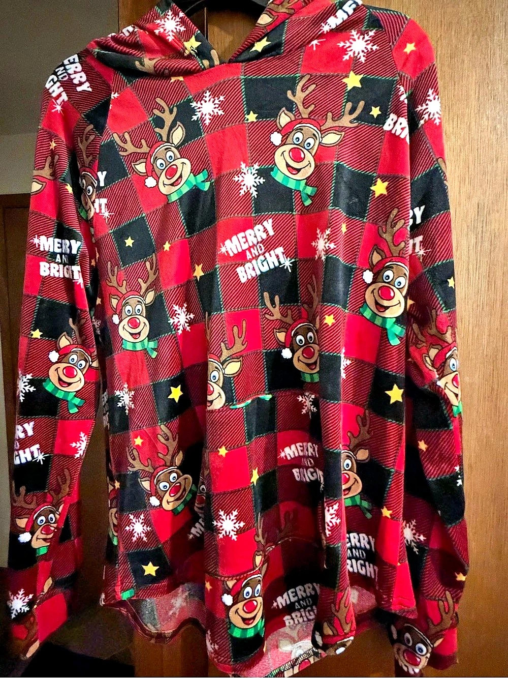 No Boundaries Reindeer Plaid Hooded Top Red & Black Shirt